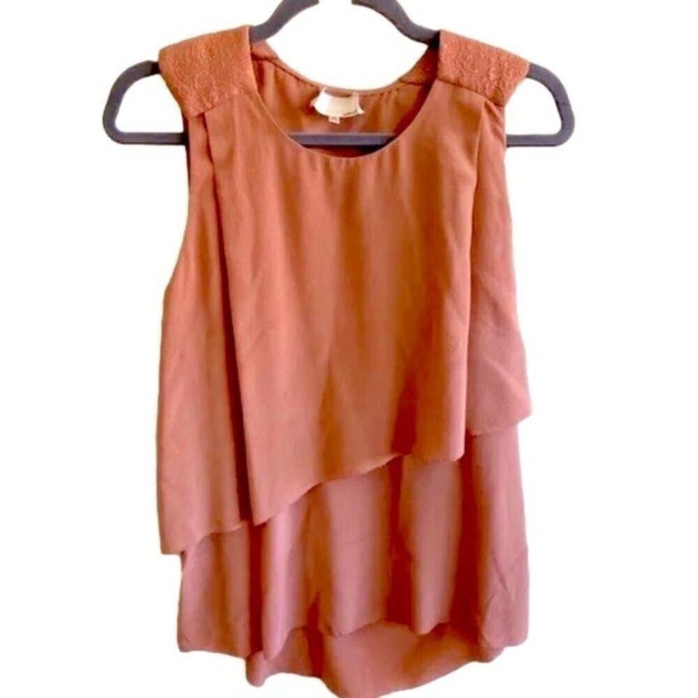 Aritzia Le Fou X Wilfred 100% Silk tiered cream tank, padded shoulder, xxs